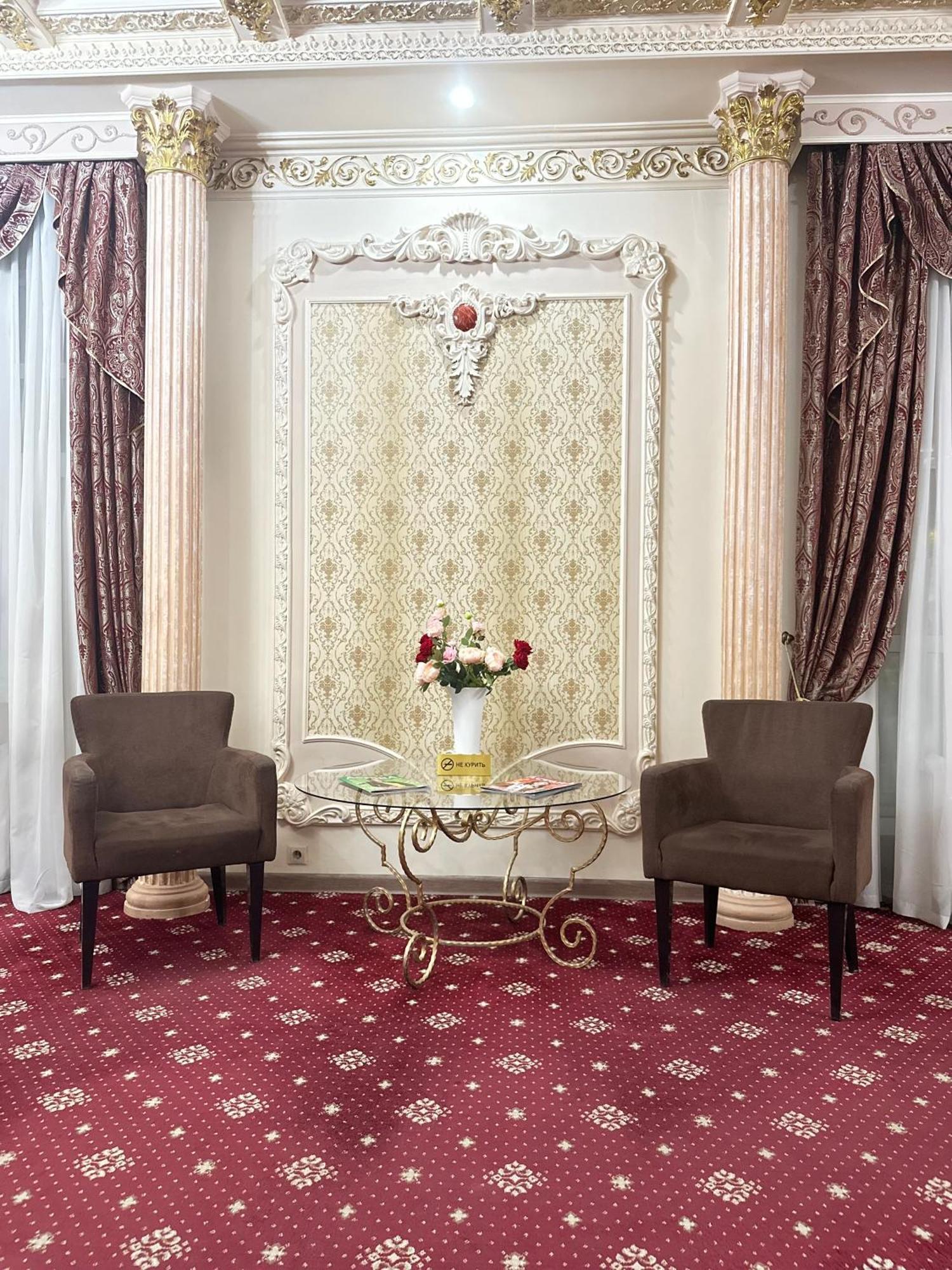 Lion Hotel Астана Екстериор снимка