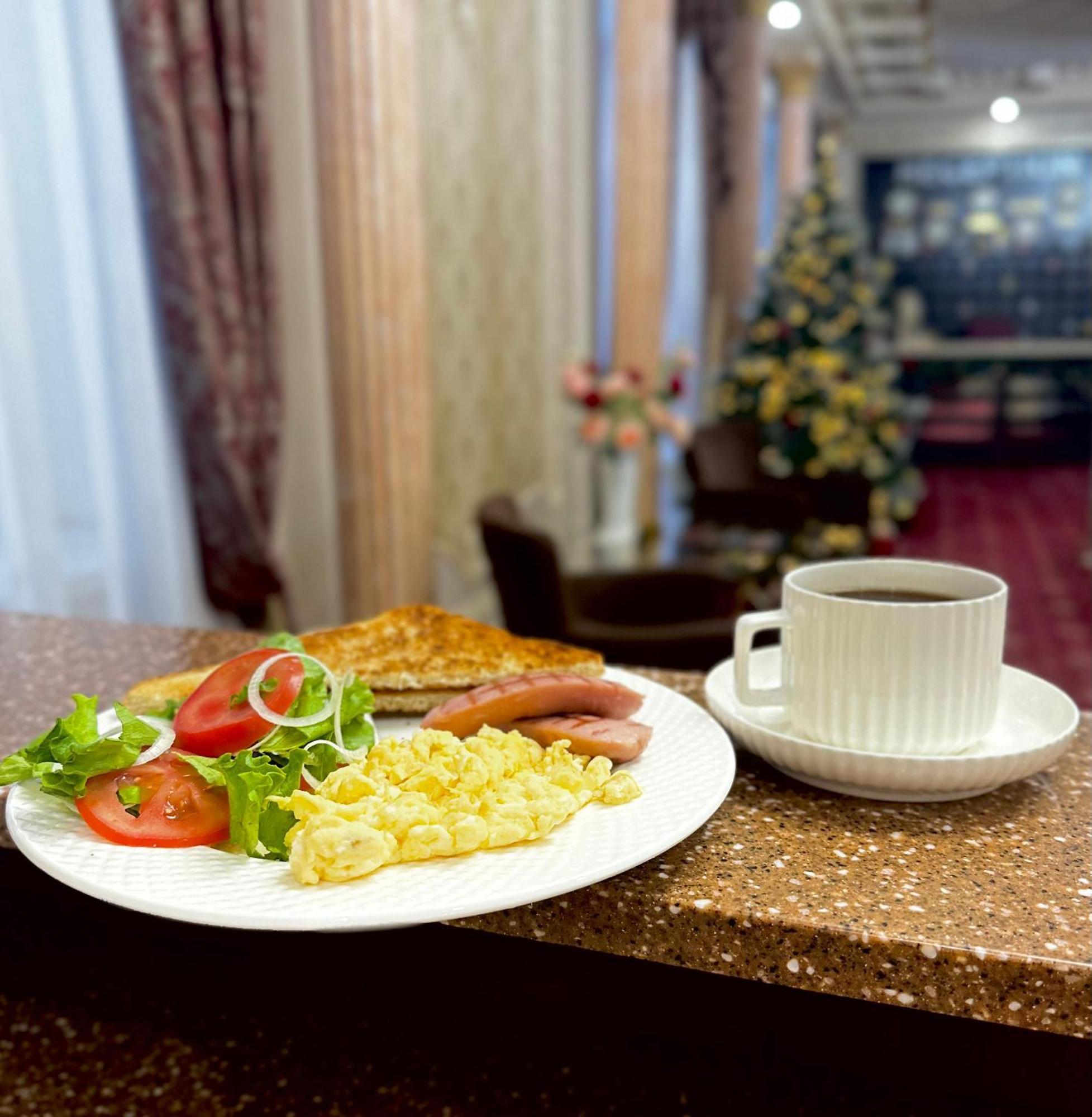 Lion Hotel Астана Екстериор снимка